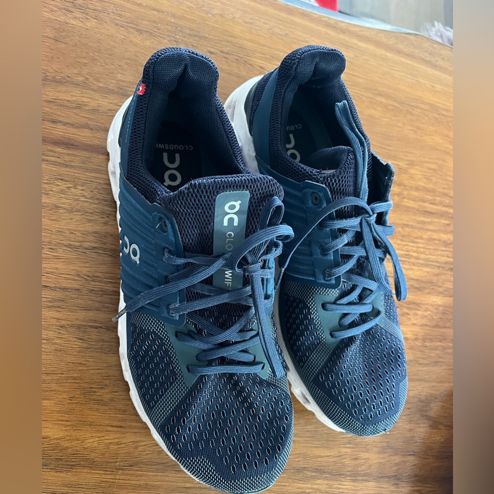On Cloud swift navy blue